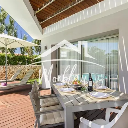 Villa Colom *